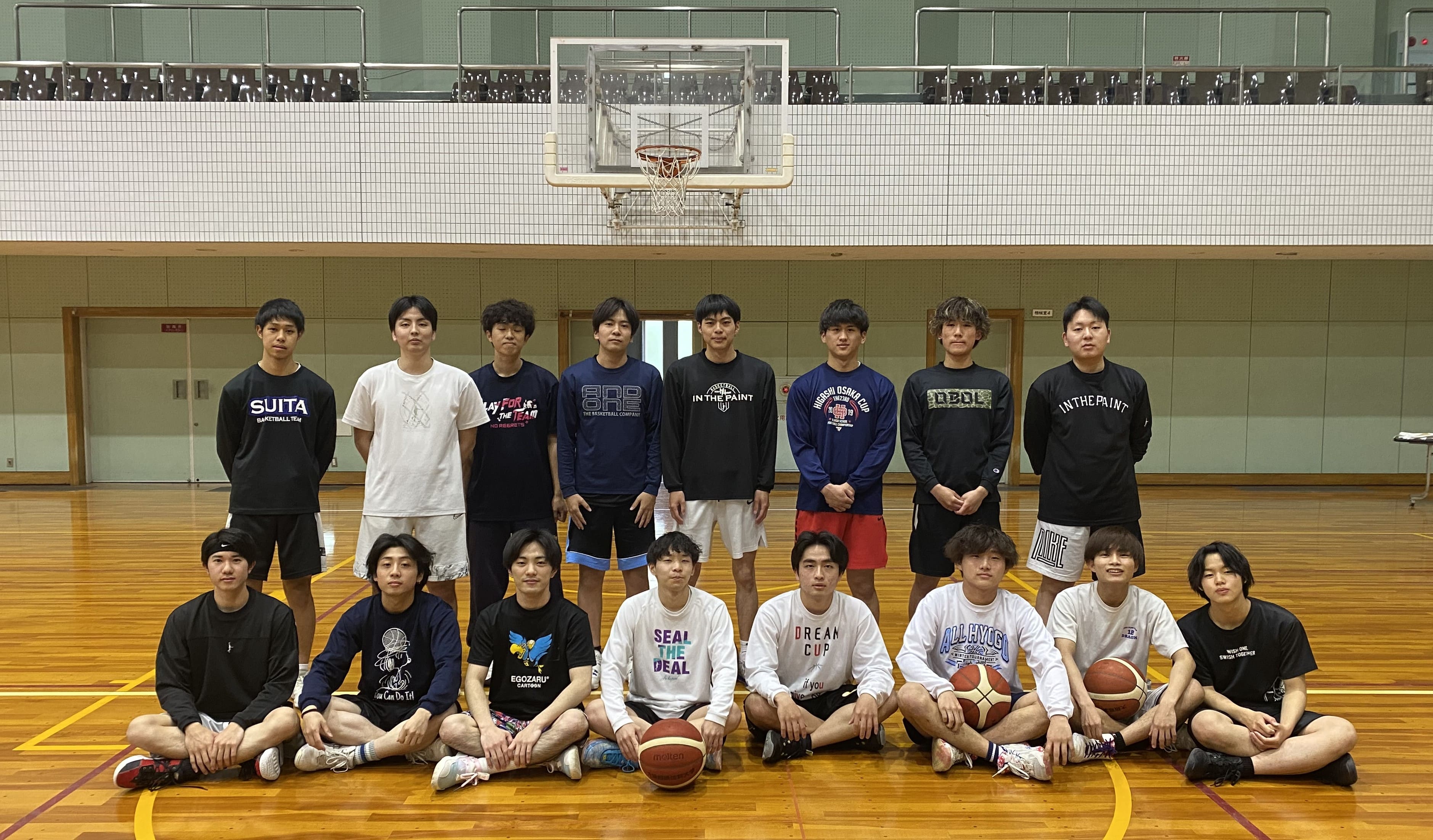 バスケットボール部員集合写真