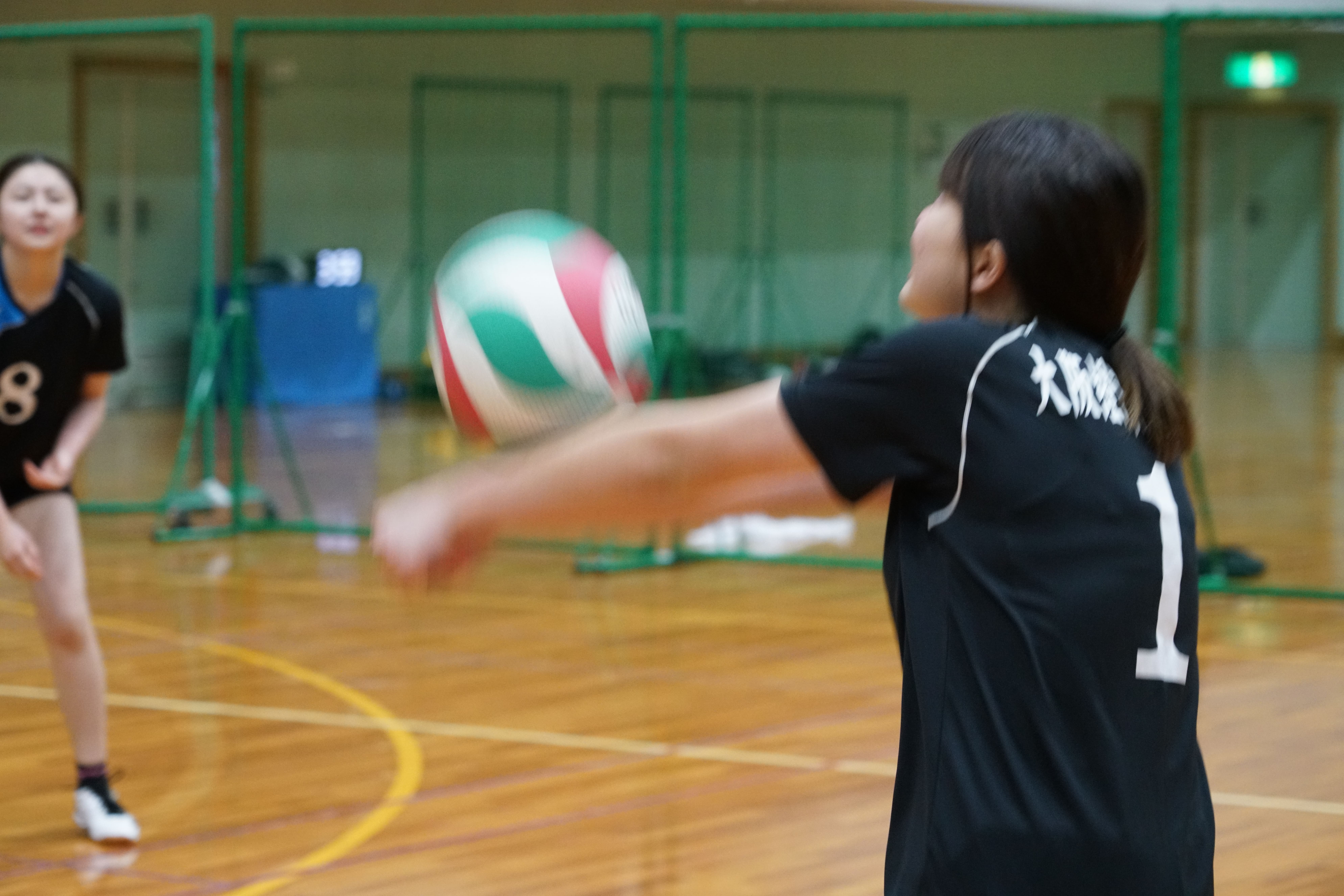 女子バレーボール部員の画像